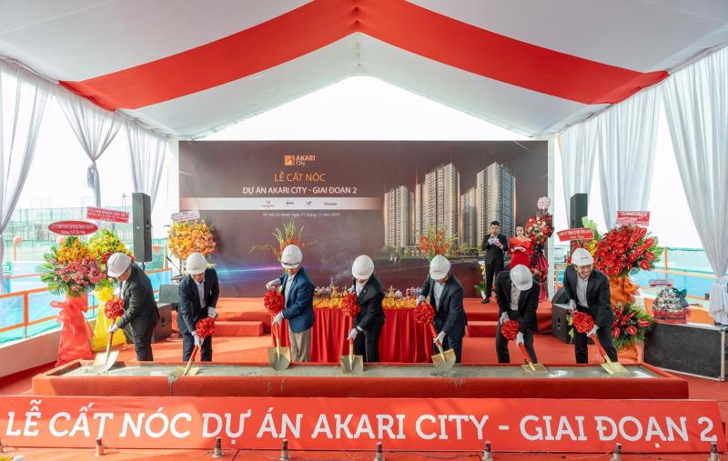 Cất nóc Akari City giai đoạn 2 theo đúng tiến độ 1 Cất nóc Akari City giai đoạn 2 theo đúng tiến độ