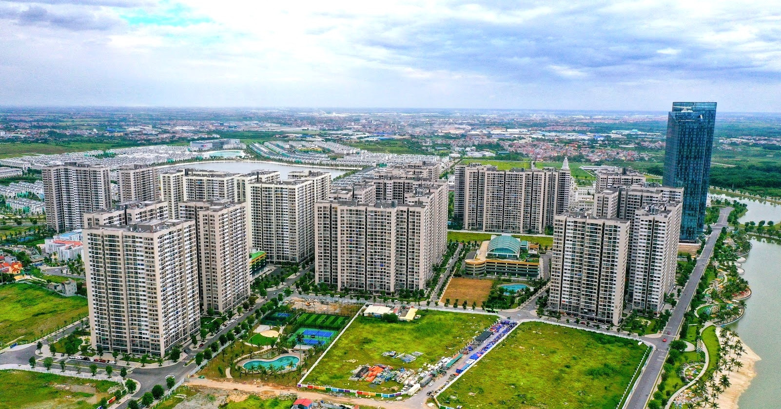 phai mat 3 nam de gia can ho ha noi duoi kip tp hcm