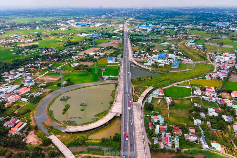 Xuất hiện động thái nhà đầu tư vào đón sóng siêu dự án, bất động sản Long An bất ngờ đổi chiều đầu năm