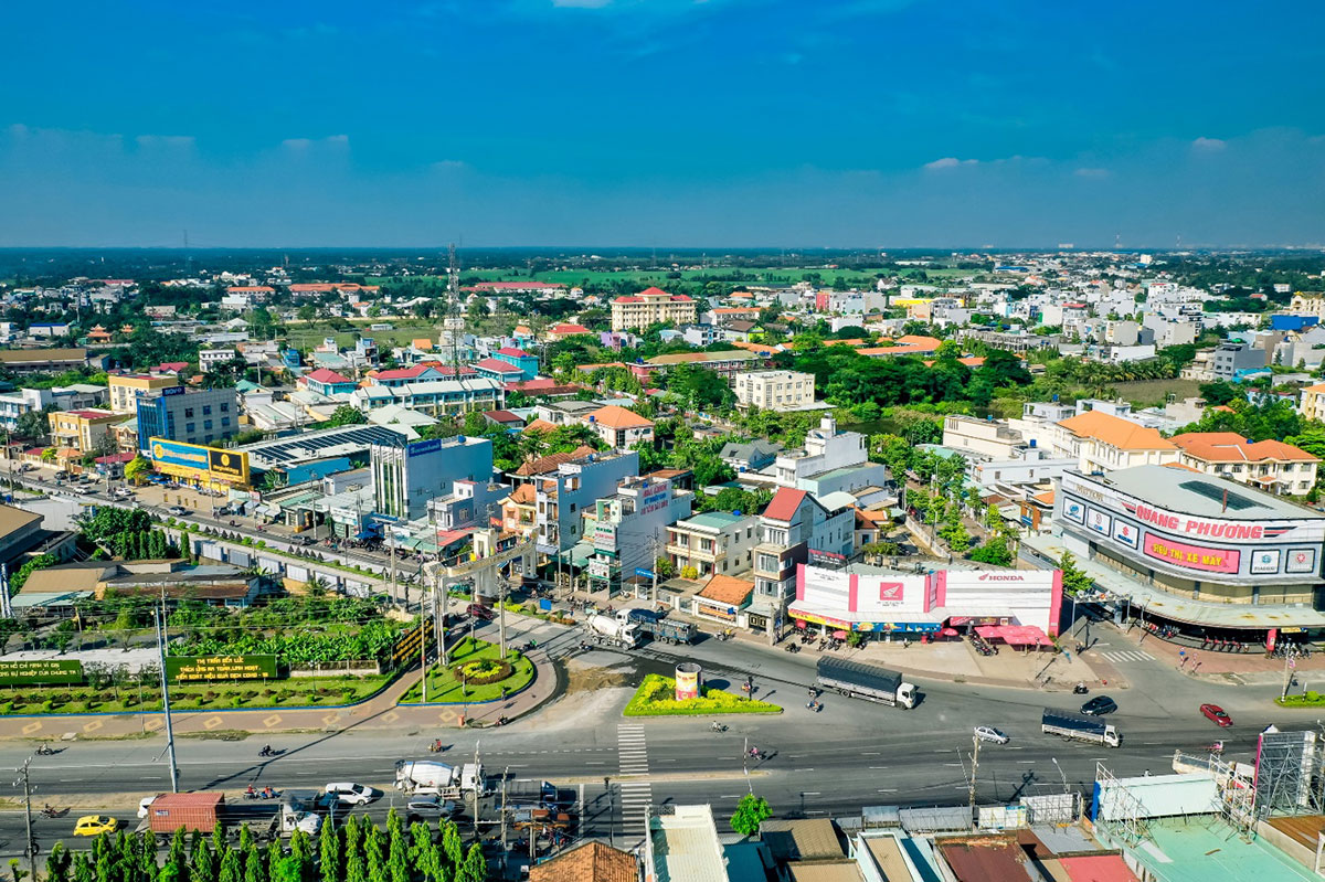 Một khu vực ven TP HCM được các doanh nghiệp bất động sản đua nhau về đầu tư dự án lớn nhưng giá đất nền vẫn mềm