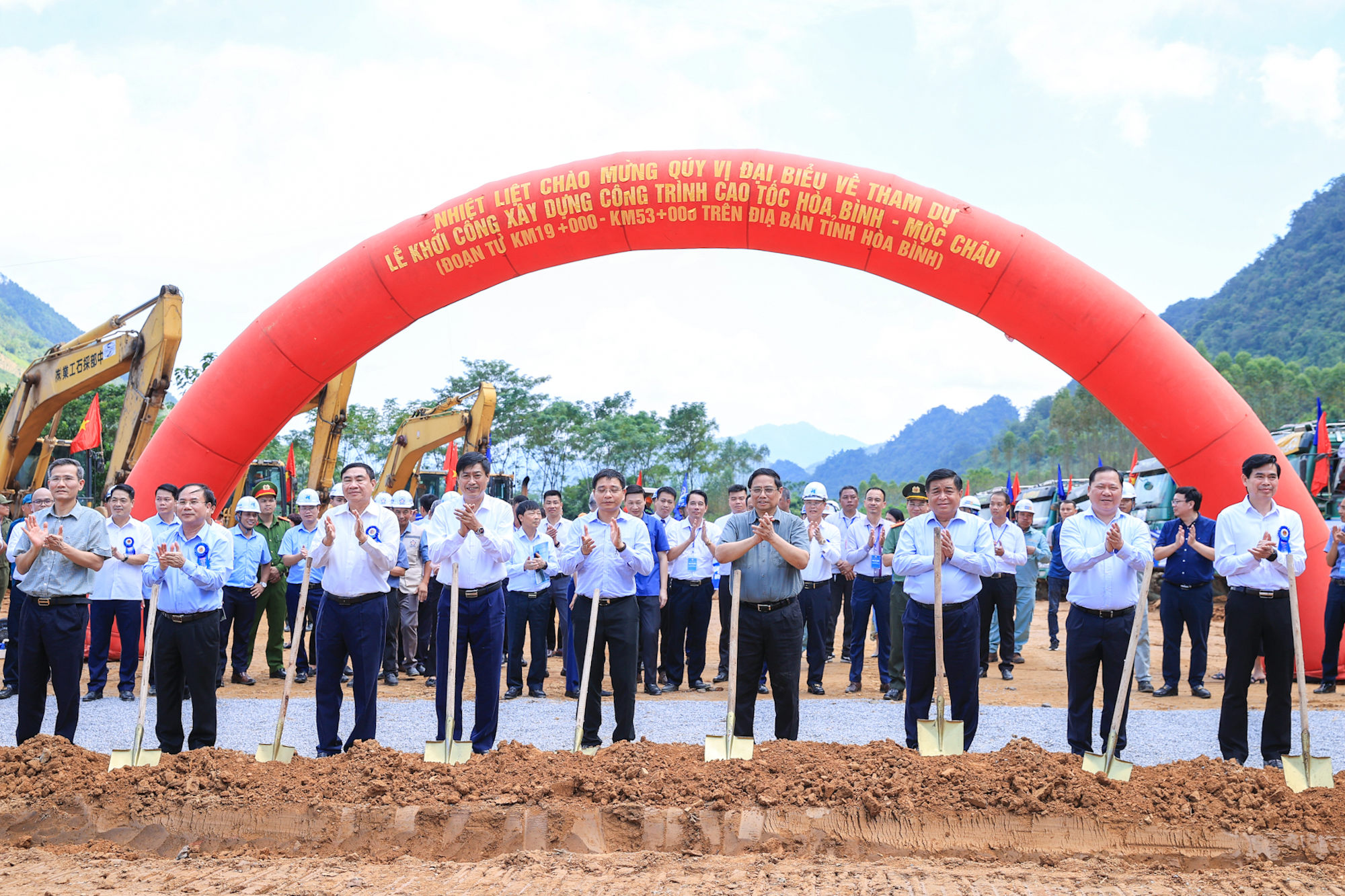 Khởi công tuyến cao tốc Hòa Bình - Mộc Châu 2 Khởi công tuyến cao tốc Hòa Bình - Mộc Châu