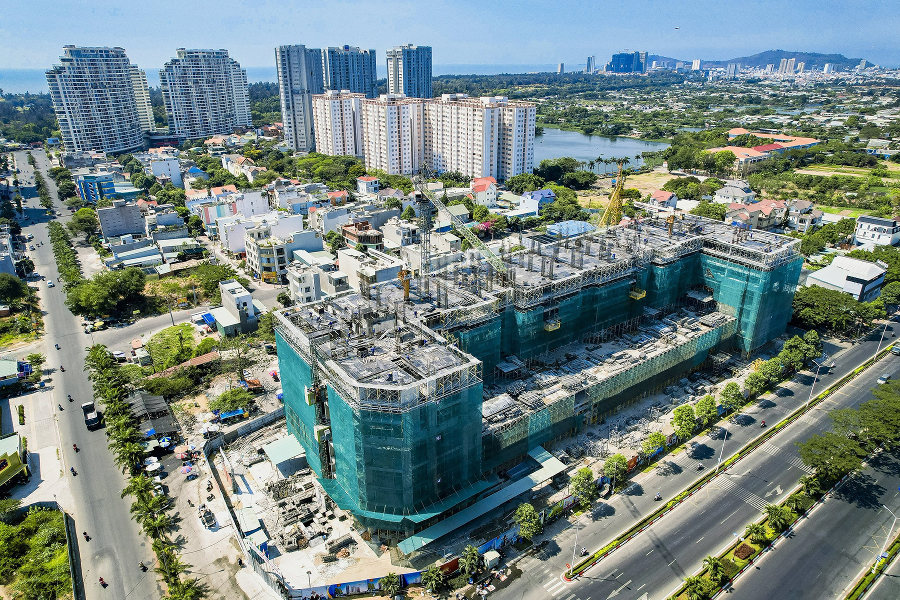 Thị trường bất động sản dính đòn từ giá xăng dầu, vật liệu xây dựng tăng cao