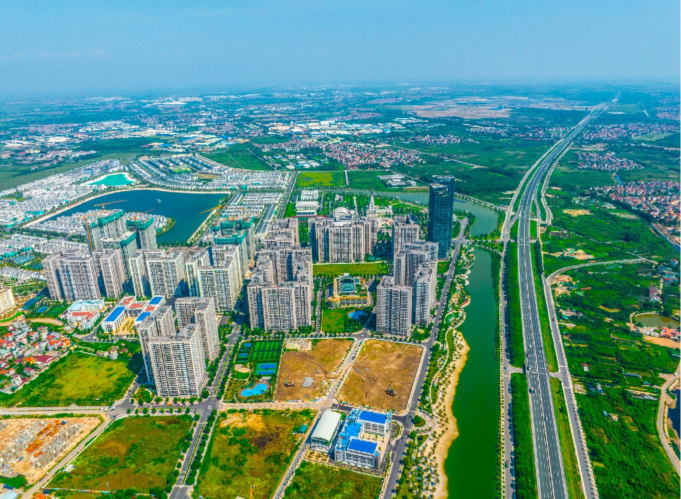 CBRE: Trong vài quý tới, mặt bằng giá chung cư Hà Nội có thể vượt TP.HCM