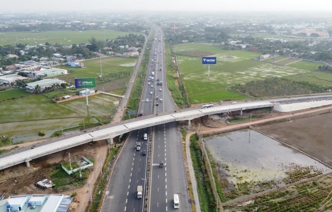 Xuất hiện động thái mới của nhà đầu tư, bất động sản Long An có đảo chiều về cuối năm? 7 Xuất hiện động thái mới của nhà đầu tư, bất động sản Long An có đảo chiều về cuối năm?