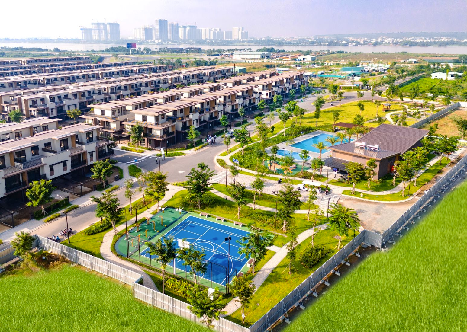 Có hơn 700 ha đất khắp các khu vực, Giám đốc đầu tư Nam Long tiết lộ điều bất ngờ về chiến lược đi săn quỹ đất 2 Có hơn 700 ha đất khắp các khu vực, Giám đốc đầu tư Nam Long tiết lộ điều bất ngờ về chiến lược đi săn quỹ đất