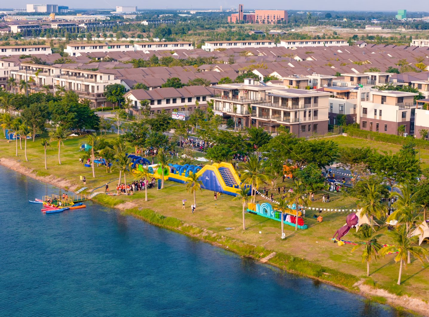 Điểm sáng bất động sản năm 2025: Nhà phố - biệt thự Long An, Đồng Nai, Bình Dương tiếp tục giữ vị thế dẫn đầu nguồn cung và sức cầu, lộ diện điểm rơi tăng giá 2 Điểm sáng bất động sản năm 2025: Nhà phố - biệt thự Long An, Đồng Nai, Bình Dương tiếp tục giữ vị thế dẫn đầu nguồn cung và sức cầu, lộ diện điểm rơi tăng giá