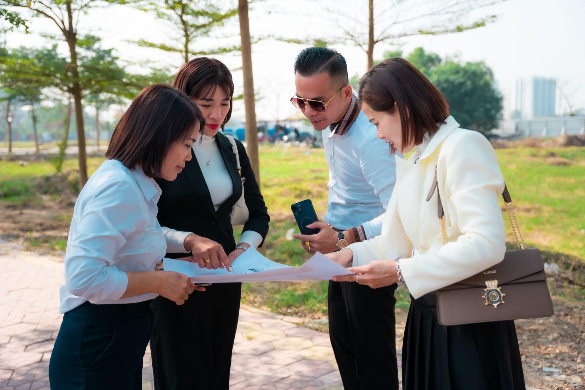 Sau hơn một năm dạo chơi phía Bắc giới đầu tư bất động sản bất ngờ Nam tiến trở lại