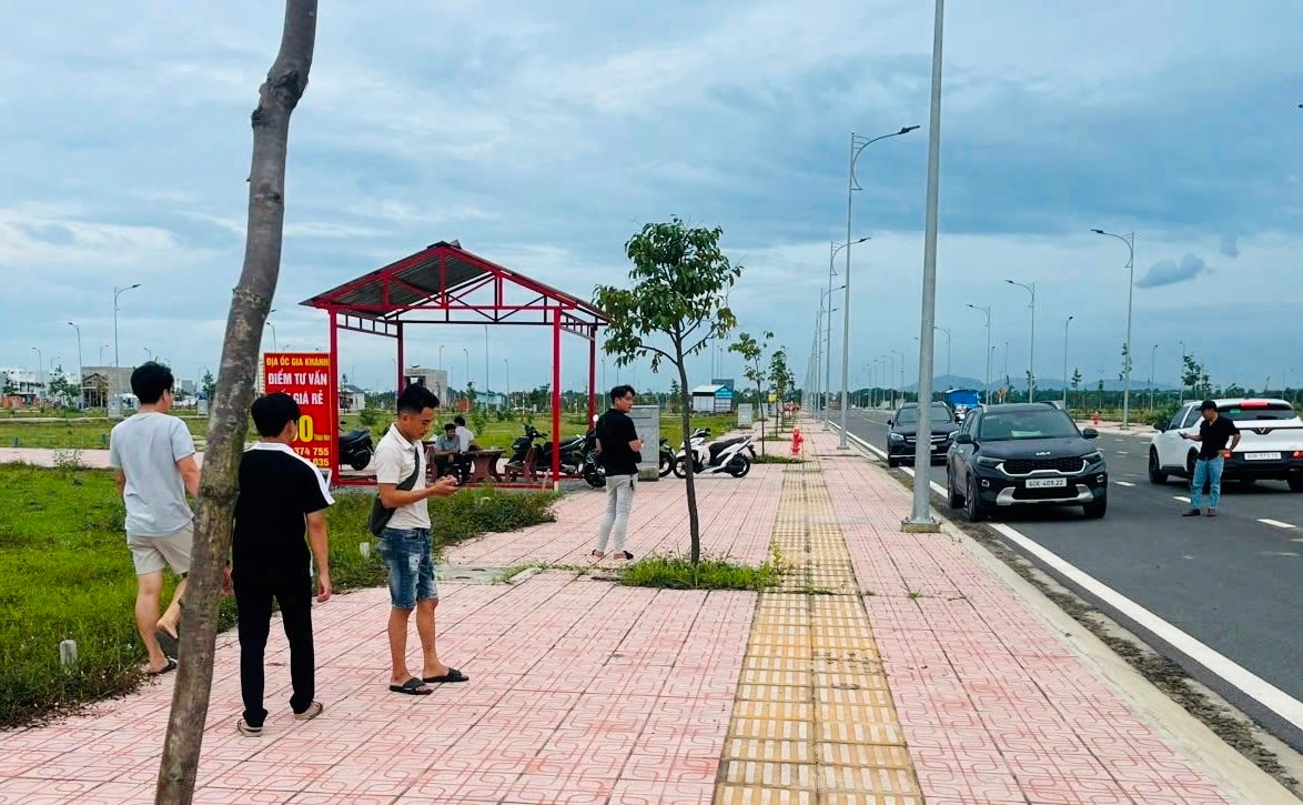 Thị trường đất nền diễn biến lạ